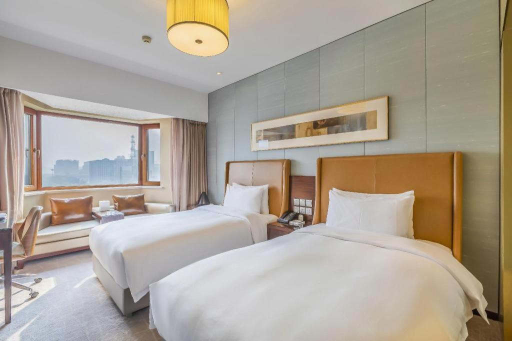 Shijiazhuang International Building Hotel Exteriör bild