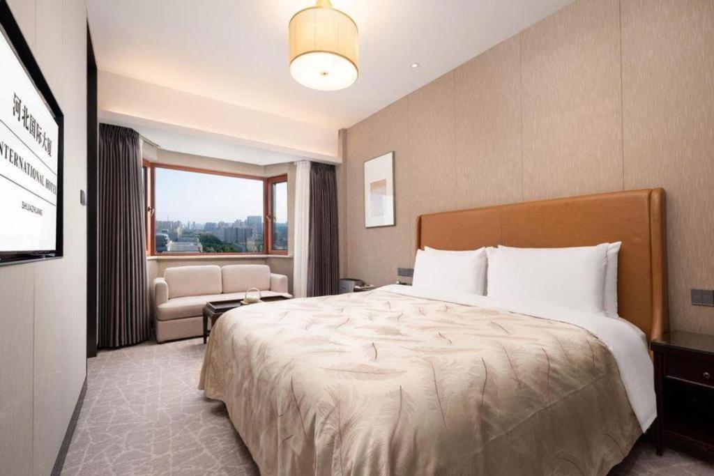 Shijiazhuang International Building Hotel Exteriör bild